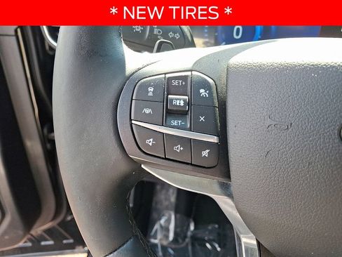 Used 2020 Ford Explorer Platinum w/ Premium Technology Package AWD/4WD image 22