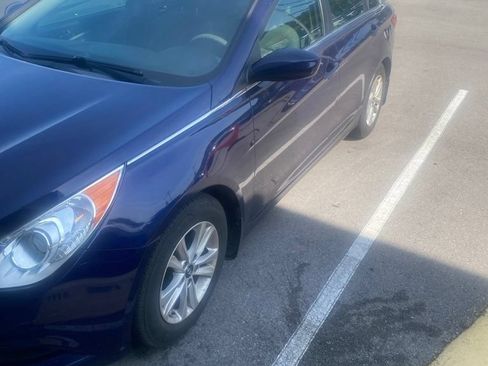 Used 2012 Hyundai Sonata GLS w/ Popular Equipment Pkg FWD image 1