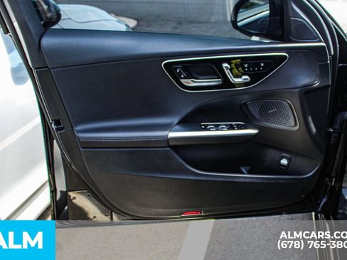 Used 2025 Mercedes-Benz C 300 Sedan image 33