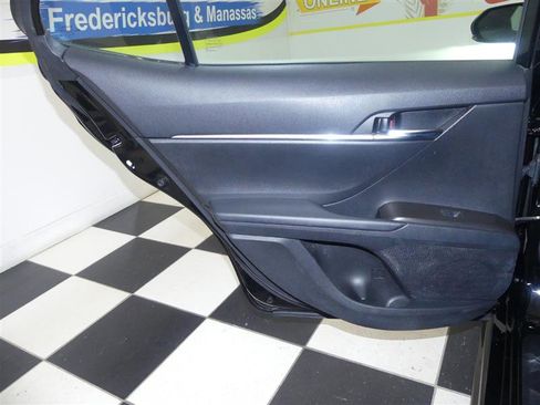 Used 2023 Toyota Camry SE image 24