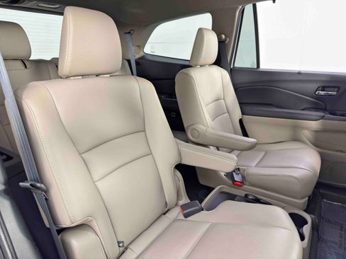 Used 2020 Honda Pilot Touring image 37