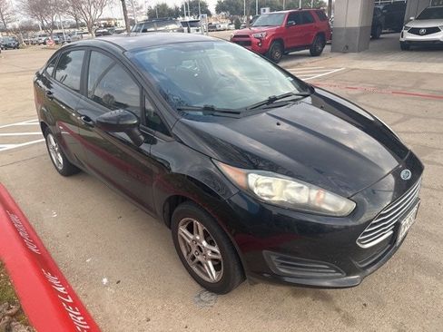 Used 2019 Ford Fiesta SE image 1