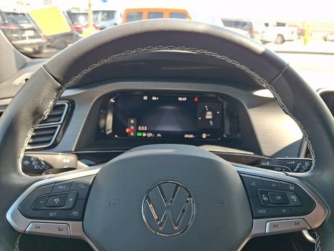 Used 2024 Volkswagen Atlas Cross Sport SE AWD/4WD image 18
