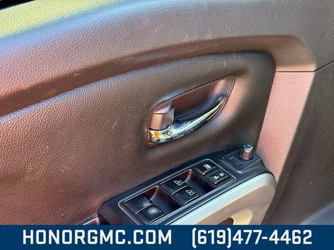 Used 2023 Nissan Titan SV w/ SV Convenience Package image 14