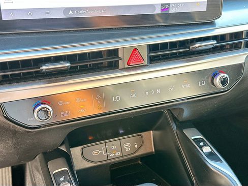 Used 2024 Kia Sorento S image 23