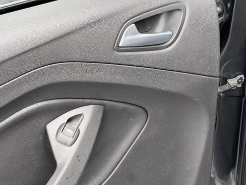 Used 2016 Ford Escape SE w/ Cargo Utility Package image 32