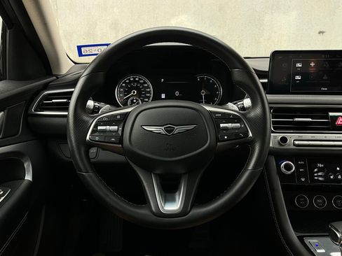 Used 2025 Genesis G70 2.5T image 35