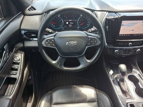 Used 2023 Chevrolet Traverse RS AWD/4WD image 12
