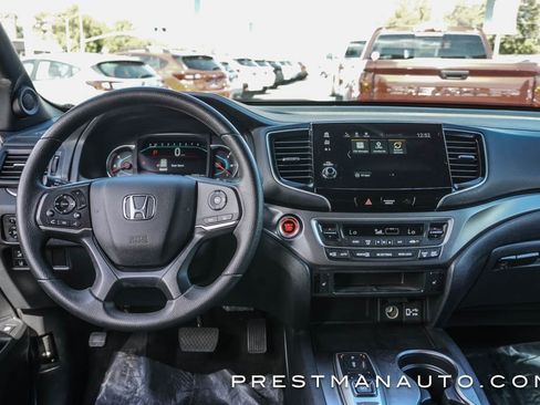 Used 2022 Honda Pilot Sport image 2