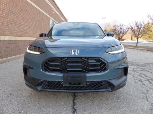 Used 2025 Honda HR-V Sport image 12