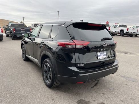 Used 2024 Nissan Rogue SV image 8