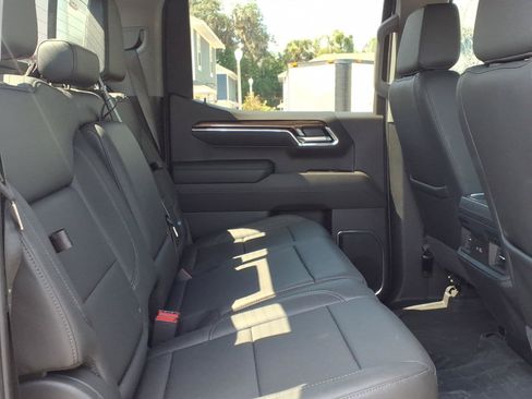 Used 2025 Chevrolet Silverado 1500 LT Trail Boss w/ Convenience Package II AWD/4WD image 14