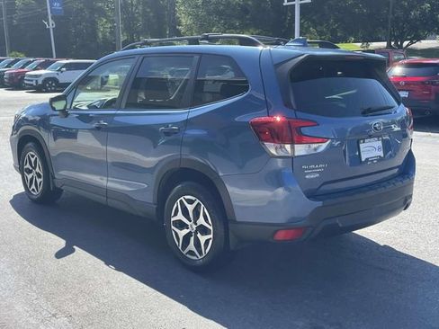 Used 2021 Subaru Forester Premium AWD/4WD image 5