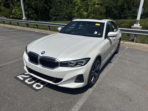 Used 2024 BMW 330e w/ Premium Package RWD image 37