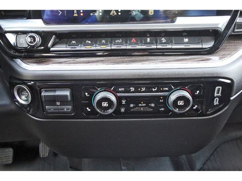 Used 2024 Chevrolet Silverado 1500 LT w/ Z71 Off-Road Package image 27