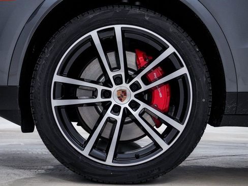 New 2026 Porsche Cayenne S image 10