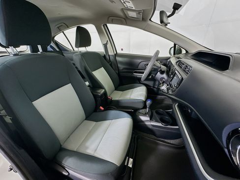 Used 2015 Toyota Prius C Two image 27