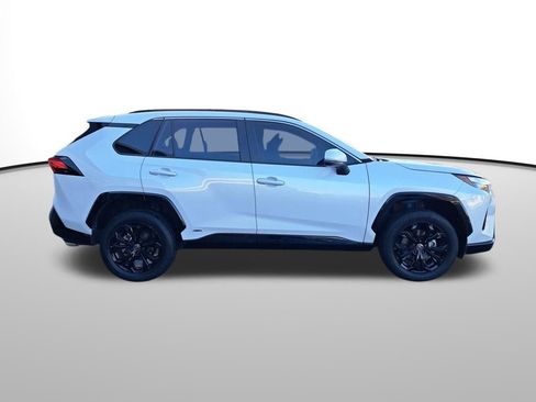 Used 2023 Toyota RAV4 SE w/ Convenience Package image 7