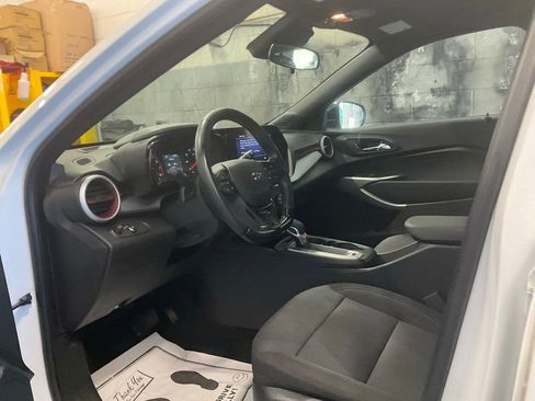Used 2024 Chevrolet Trax RS w/ Driver Confidence Package FWD image 12