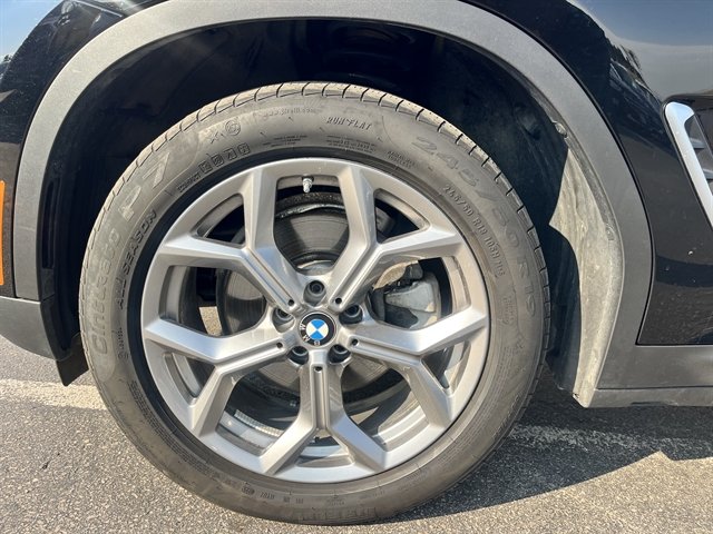 Used 2025 BMW X4 xDrive30i AWD/4WD image 9