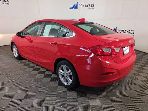 Used 2016 Chevrolet Cruze LT w/ Convenience Package FWD image 3