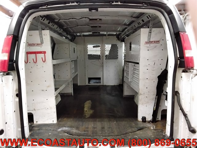 Used 2018 Chevrolet Express 2500 w/ Driver Convenience Package RWD image 15