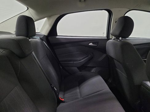 Used 2016 Ford Focus SE FWD image 19