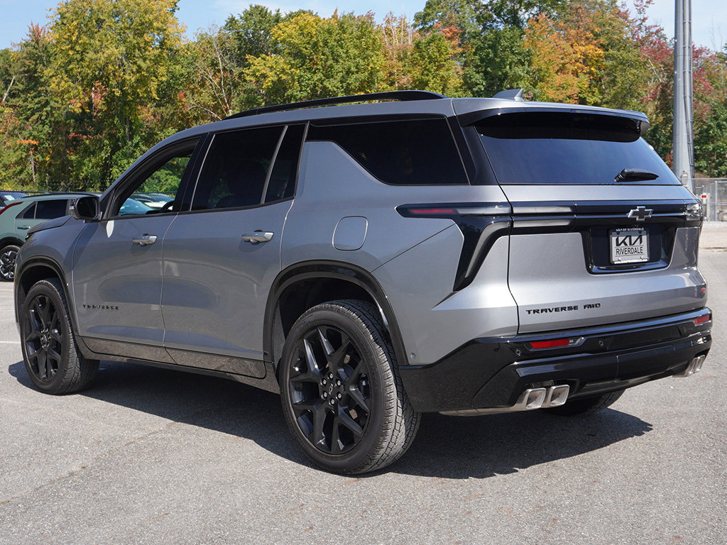 Used 2026 Chevrolet Traverse RS AWD/4WD image 15