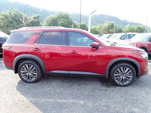 Used 2023 Nissan Pathfinder SL w/ SL Premium Package AWD/4WD image 10