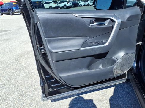 Used 2019 Toyota RAV4 XLE image 20