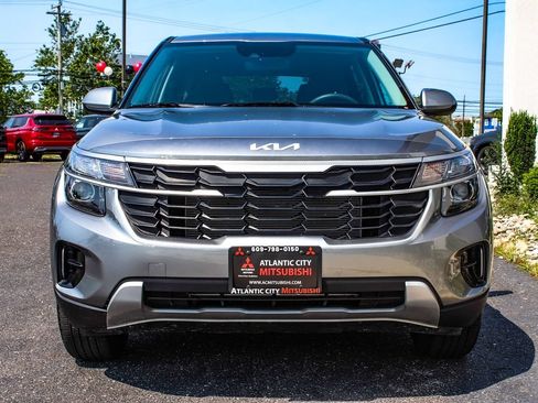 Used 2025 Kia Seltos LX AWD/4WD image 2