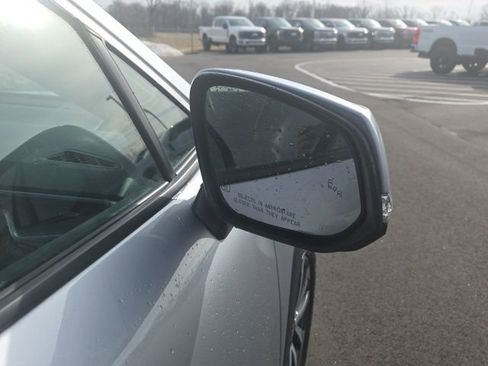 Used 2024 Toyota Corolla Cross XLE w/ Convenience Package image 6