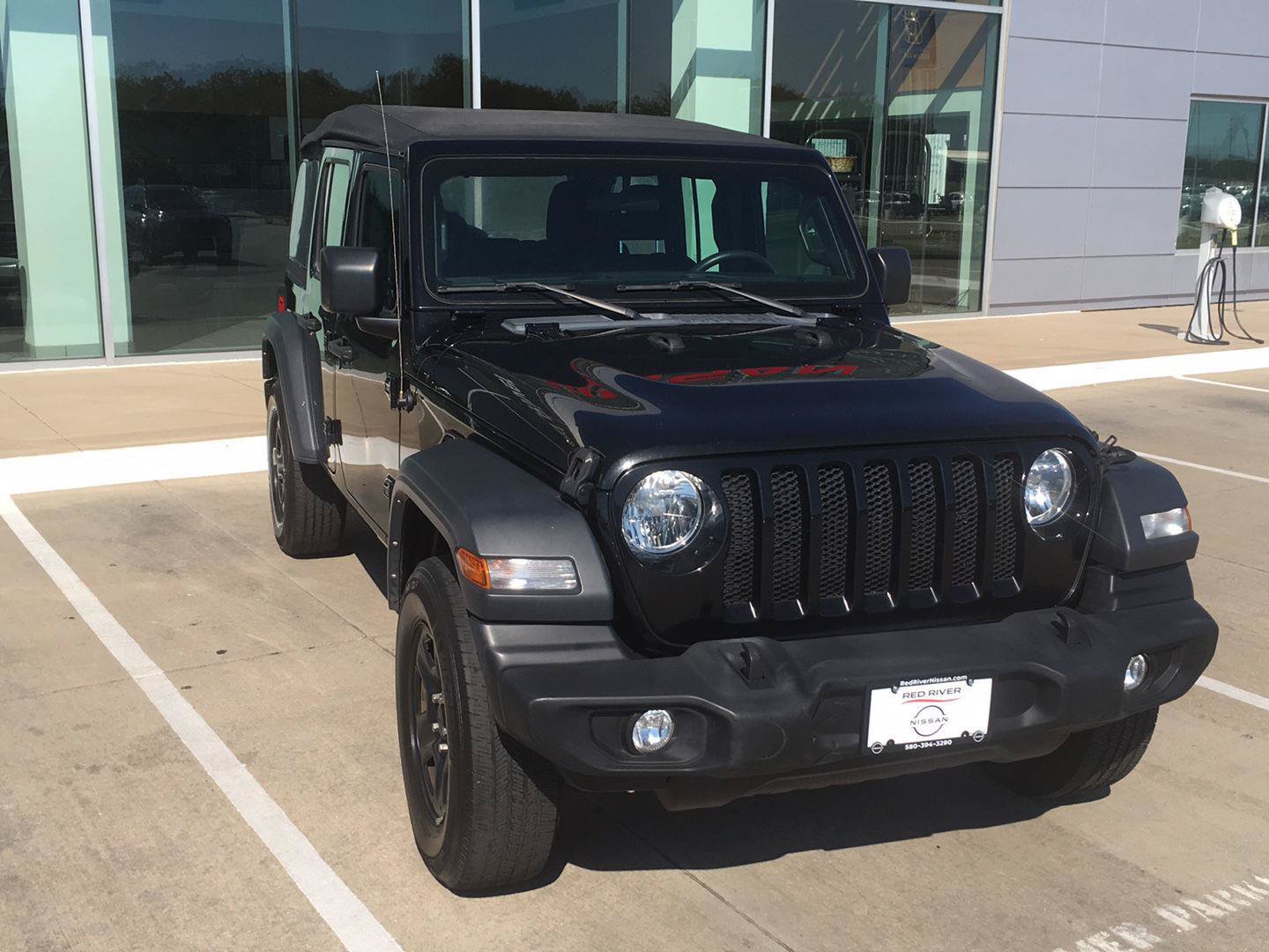 Used 2023 Jeep Wrangler Unlimited Sport AWD/4WD image 3