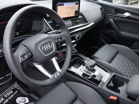 Used 2025 Audi SQ5 Premium Plus w/ Premium Plus Package image 9