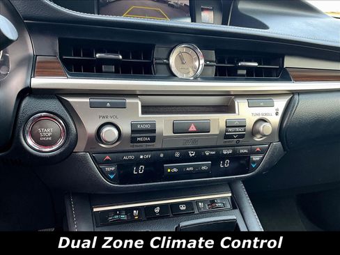 Used 2017 Lexus ES 350 w/ Ultra Luxury Package FWD image 15