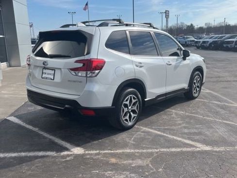Used 2021 Subaru Forester Premium image 6