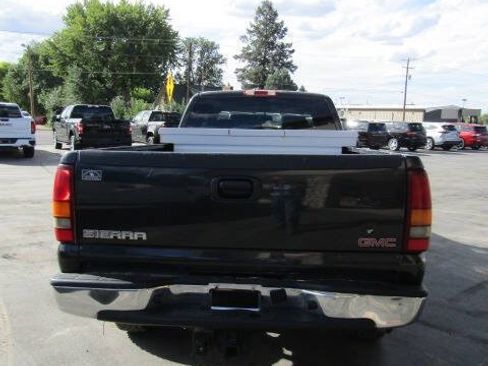 Used 2003 GMC Sierra 2500 SLE w/ Skid Plate Package AWD/4WD image 5