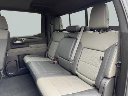 Used 2024 Chevrolet Silverado 1500 ZR2 w/ Technology Package image 40