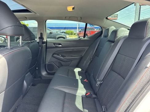Used 2024 Nissan Altima 2.5 SR w/ SR Premium Package FWD image 9