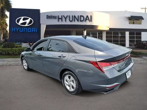 Certified 2023 Hyundai Elantra SE FWD image 4