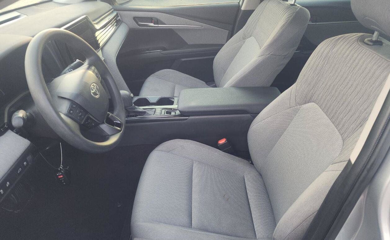 Used 2026 Toyota Camry LE FWD image 5