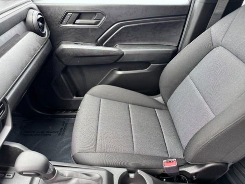 Used 2024 Chevrolet Colorado W/T RWD image 13