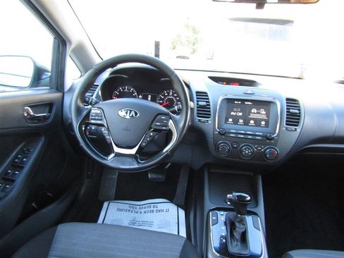 Used 2018 Kia Forte S w/ S Technology Plus Package image 21