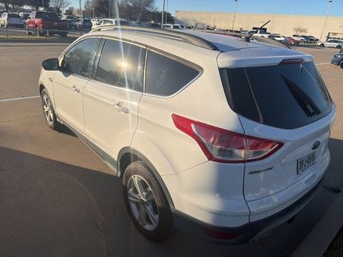 Used 2014 Ford Escape SE w/ Equipment Group 201A image 4