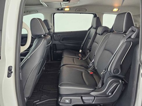 Used 2026 Honda Odyssey Elite image 18