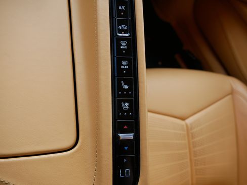 Used 2025 Chevrolet Corvette E-Ray AWD/4WD image 30