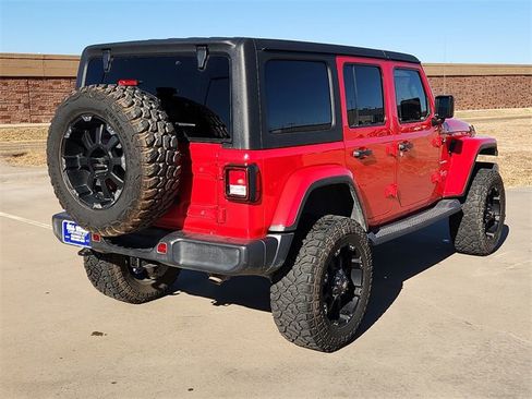 Used 2018 Jeep Wrangler Unlimited Sahara image 4