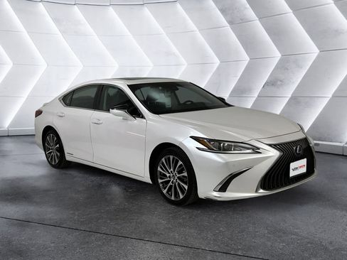 Used 2020 Lexus ES 300h w/ Premium Package FWD image 1