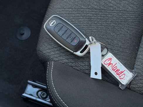 Used 2025 Nissan Rogue SV image 20