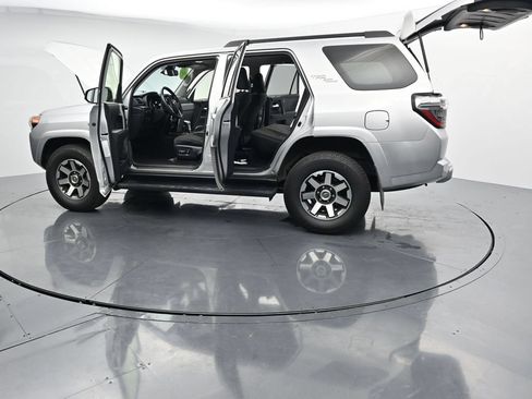 Used 2021 Toyota 4Runner TRD Off-Road AWD/4WD image 28